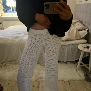 zara stickade byxor - jättefina stickade byxor från zara i storlek S och aldrig använda endast provade💖💖 finns inte att köpa längre! MINA BILDER💕💕