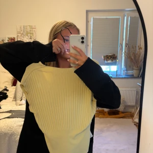 COS tröja  - En cos tröja i storlek S bra skick 