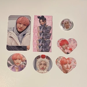 Seonghwa Bias Pack - I detta bias pack ingår 2x bilder, 4x fyrkantiga mail stickers, 1x mini pin badge, 2x hjärtformade klistermärken och 2x runda klistermärken💞 Perfekt för den som har Seonghwa som sin bias💓