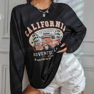 Tröja - Jätte fin tunn tröja! Mjuk och skön i matrialet, lite stor i storlek men inget speicellt. Skriv för mer info💞