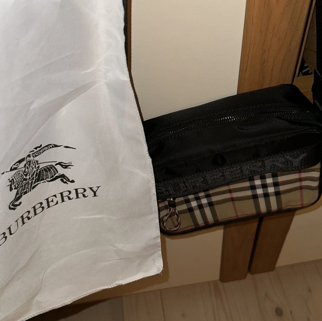 Burberry väska - 92