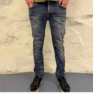 Nudie Jeans - Säljer mina gamla Nudie Jeans då de inte passar mig längre. De är i nyskick och extremt sköna. Passar alla stilar. Priset är inte hugget i sten.