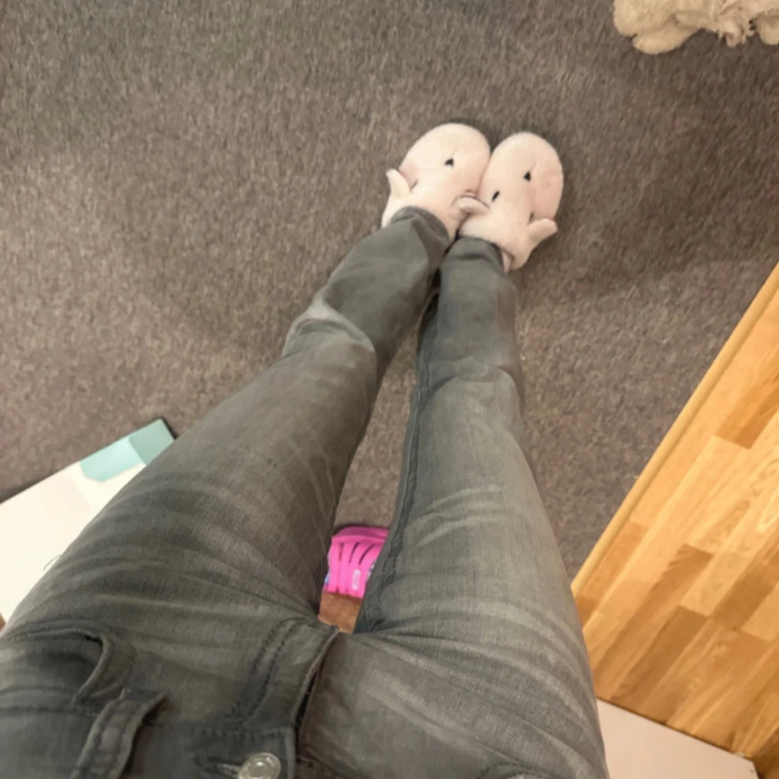 Grå jeans från Gina Tricot - 90