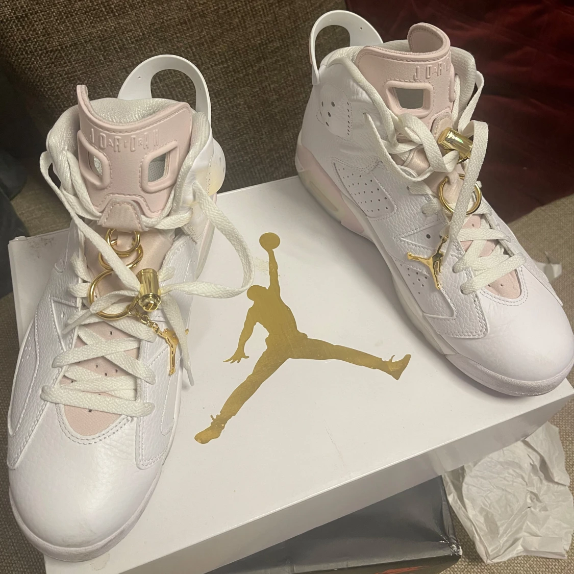 Nike Air Jordans i vitt och rosa - 91