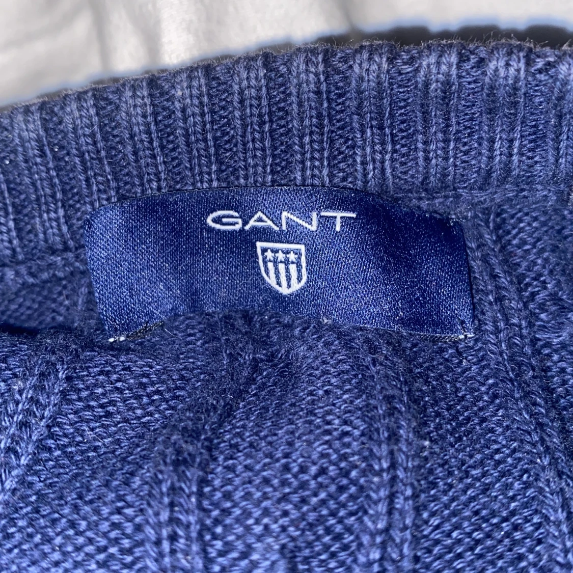 Mörkblå stickad tröja från GANT - 92