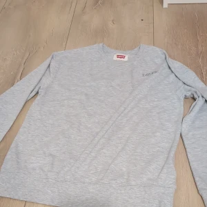 Grå oversized tröja  - Inte min smak. Använd. Långärmad tröja. Grå