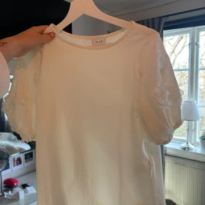 Vila tröja - Knappt använd. Hel och ren. 