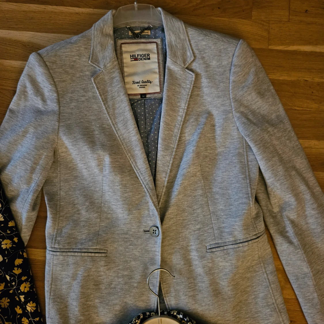 Blommiga kavajer och grå kavaj - 90