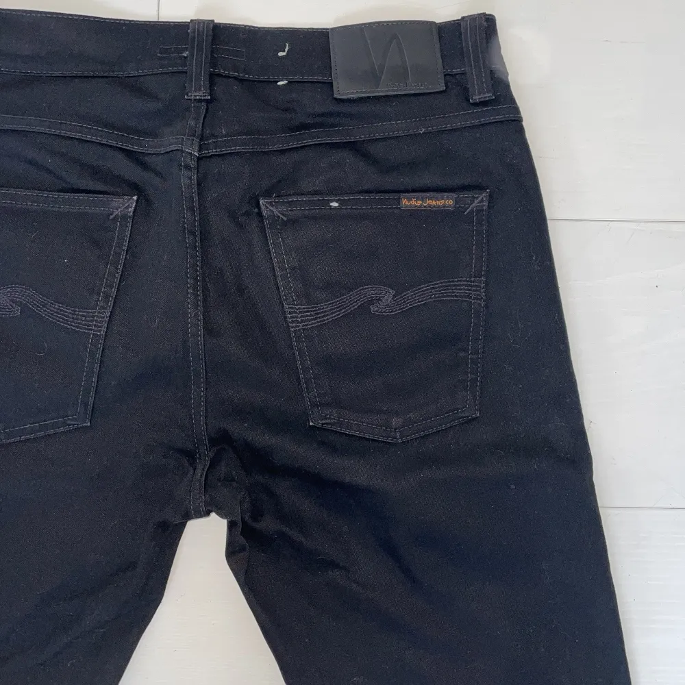 Ett par Nudie Jeans i modellen Lean Dean i storleken 31W 32L i väldigt bra skick. Jeans & Byxor.