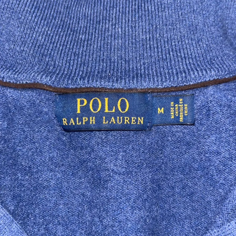 Stickad Ralph Lauren halv zip, M sitter mer som S. Tröjor & Koftor.