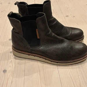 Bjorn Borg vinterskor, strl 41 - Bruna Björn Borg vinterskor i skinn, storlek 41, i fint skick 