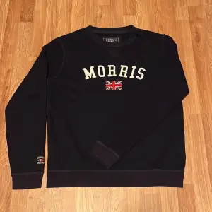 Asfet arinblå Morris sweatshirt utan defekter. Priset är diskuterbart till en viss nivå😁