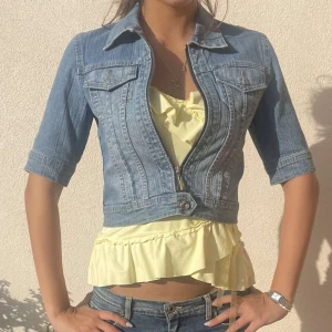 Jeans jacka/bolero - Så snygg jeansjacka/bolero 🩵 Jätte fint skick