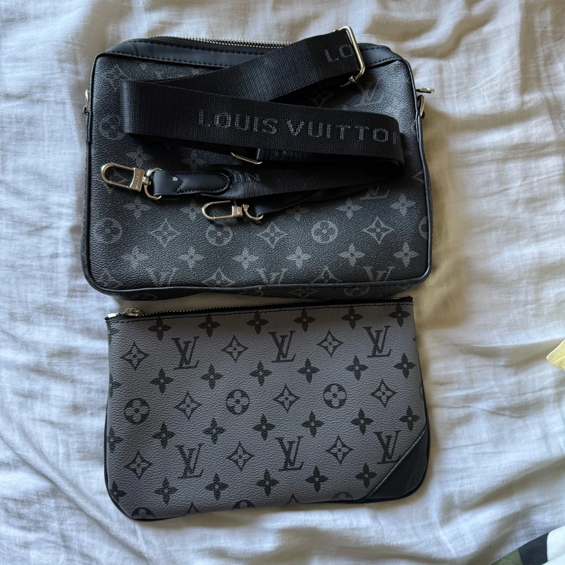 Svart axelväska L - 91