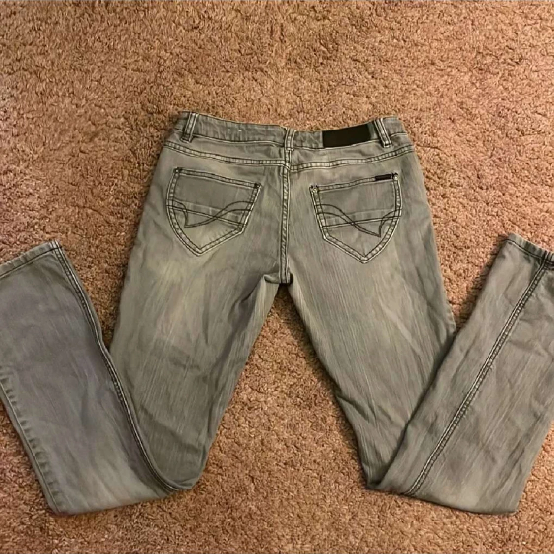 Grå jeans från ONLY dam  - 91