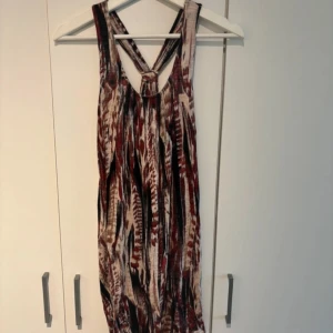 H&M klänning  - Äldre H&M klänning. Super fin! Storlek S. 