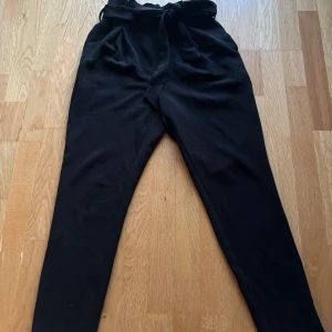 Kostym-mjukisbyxor  - Sköna men stilfulla Storlek M Svarta