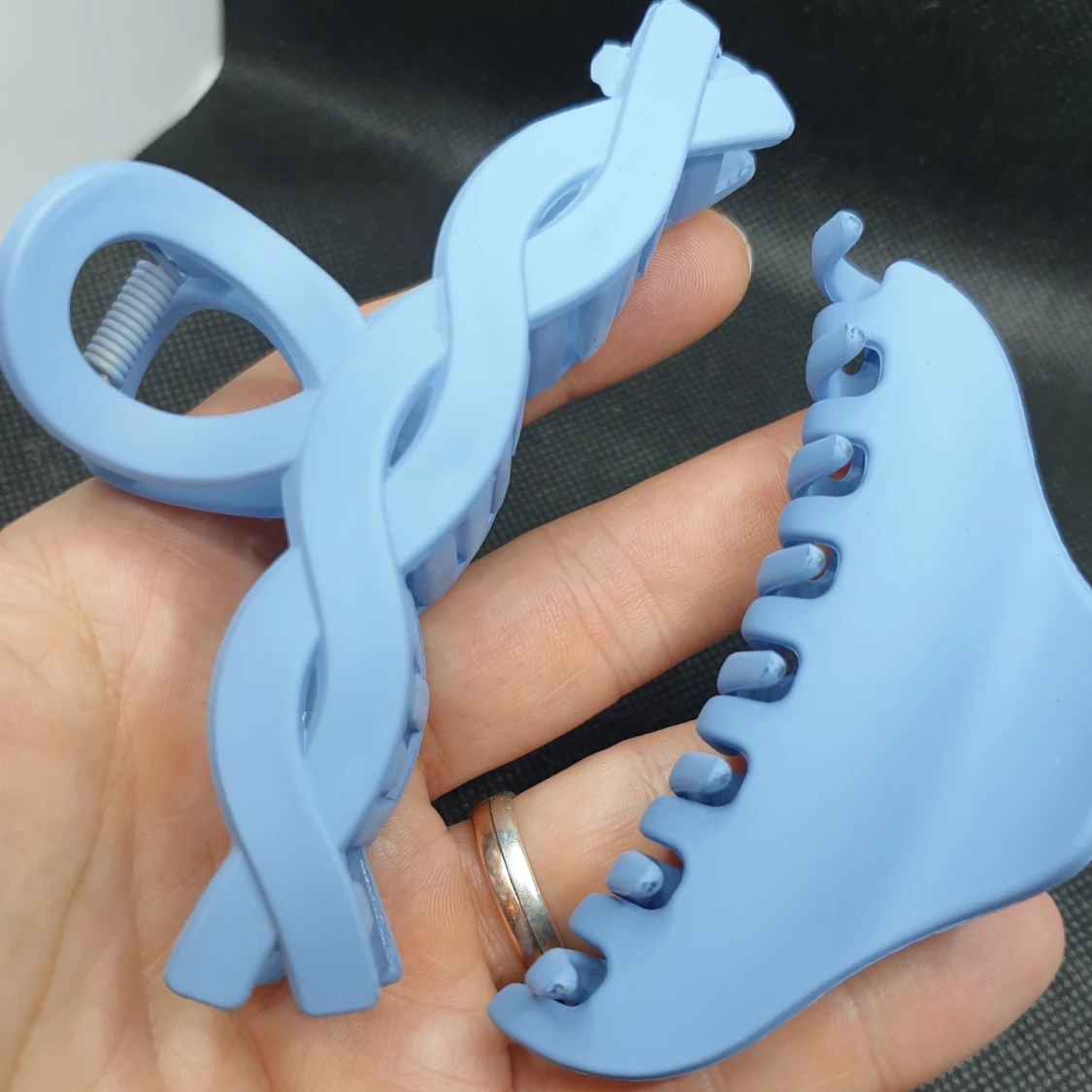 Hårklämma - 4st  Blå klämmor i olika storlekar (grymt snygga) - 92