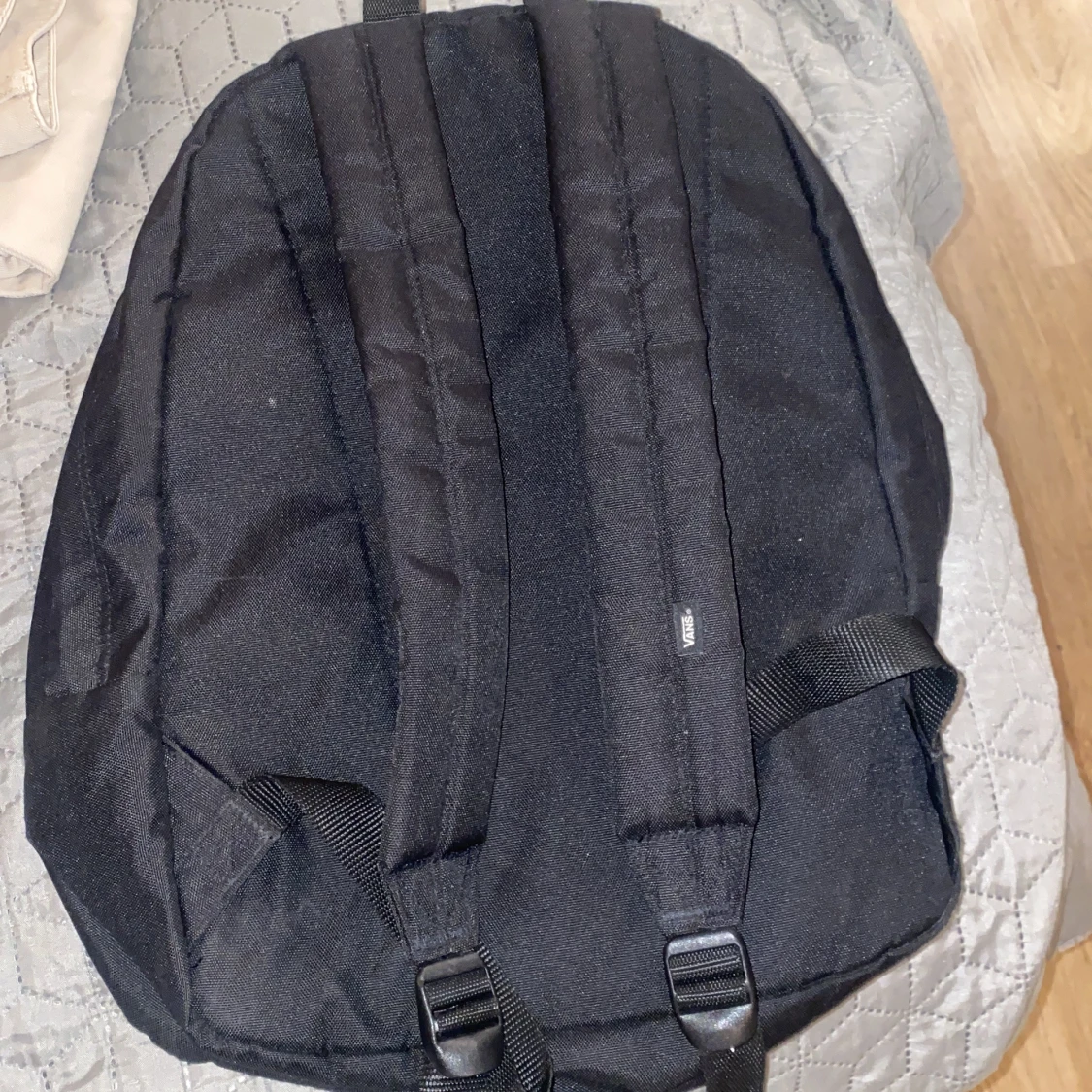 Svart ryggsäck från Vans - 3