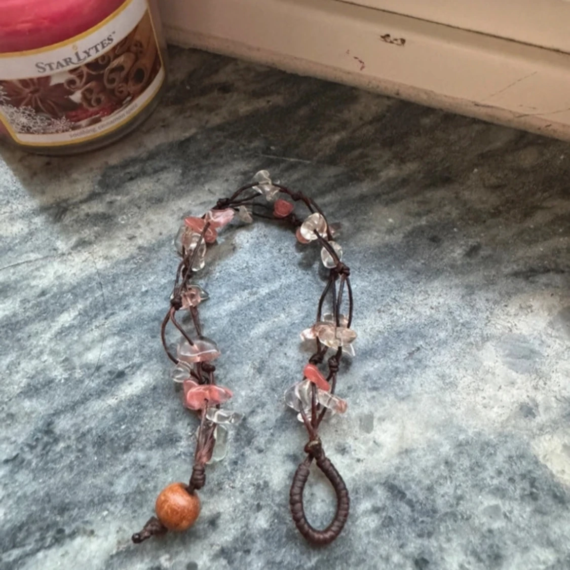 Armband med rosa och klara stenar - 91