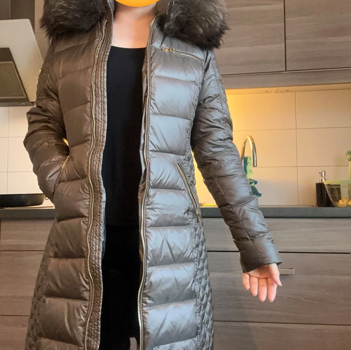 Grå dunjacka med pälshuva - 90