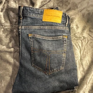 Tiger of Sweden jeans - Snygga blå jeans från Tiger of Sweden i storlek 31/32 men passar även 30