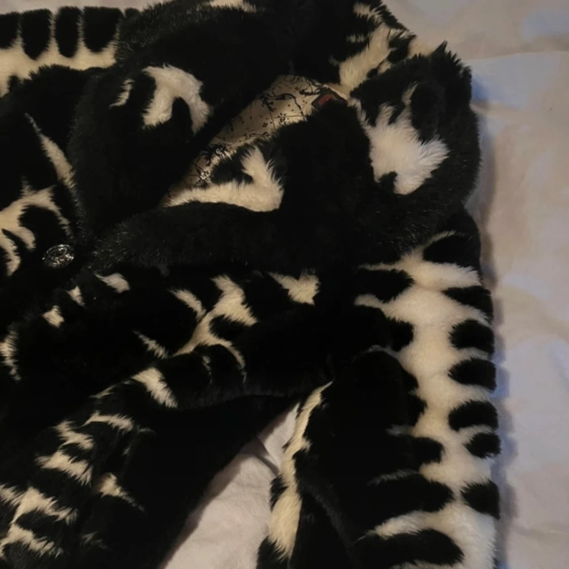 Svartvit pälsjacka  - 91