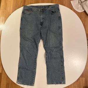 Baggy Wrangler Jeans - Använda fåtal gånger
