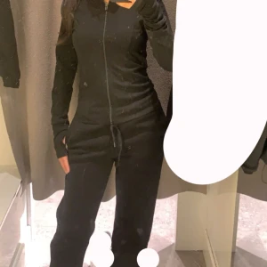 Gina mjukisbyxor raka - Gina tricot basic straight sweatpants. Kan även byta mott xxs och skriv om ni säljer i xxs 