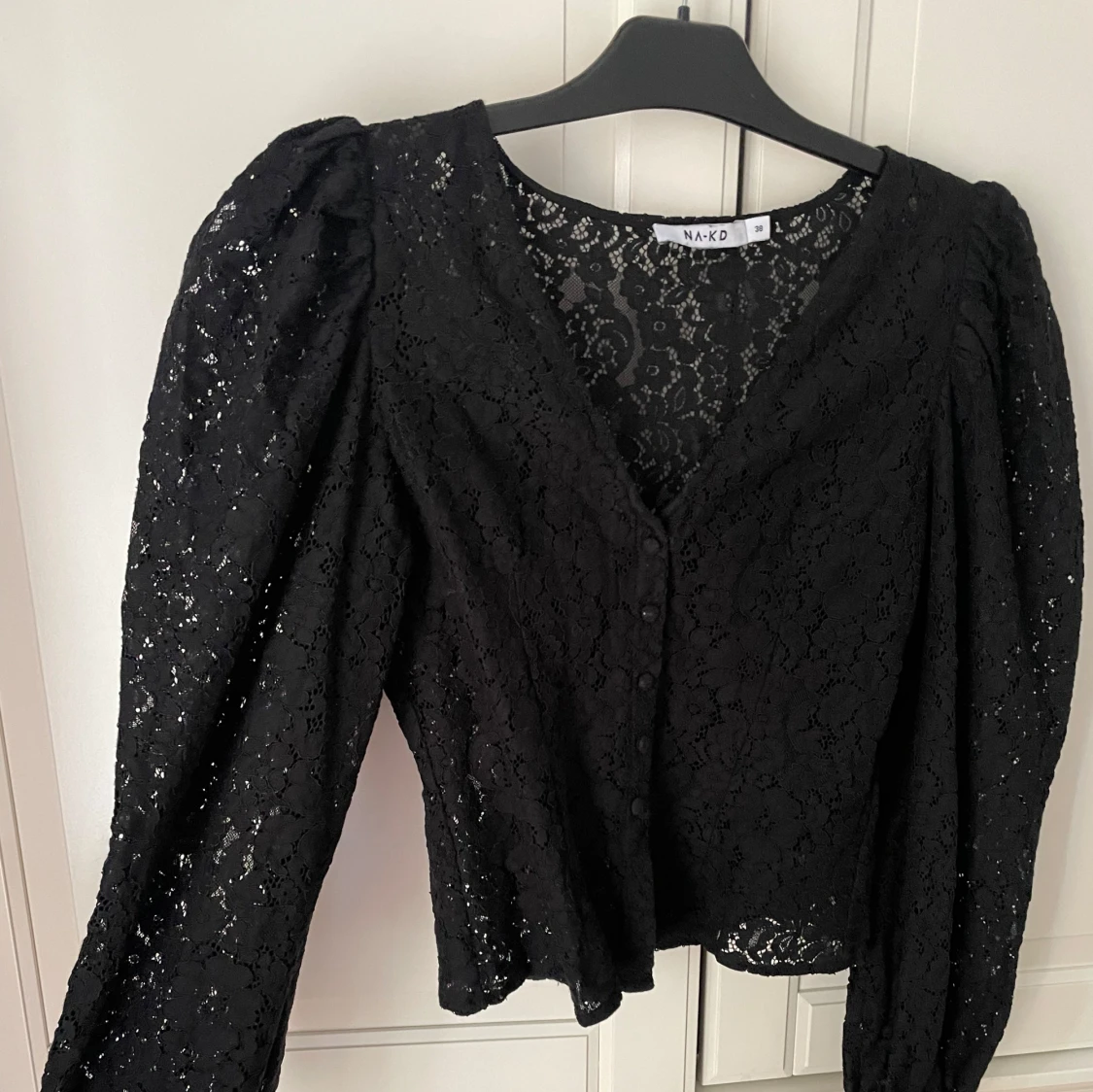 Svart spetsblus från NA-KD - 1