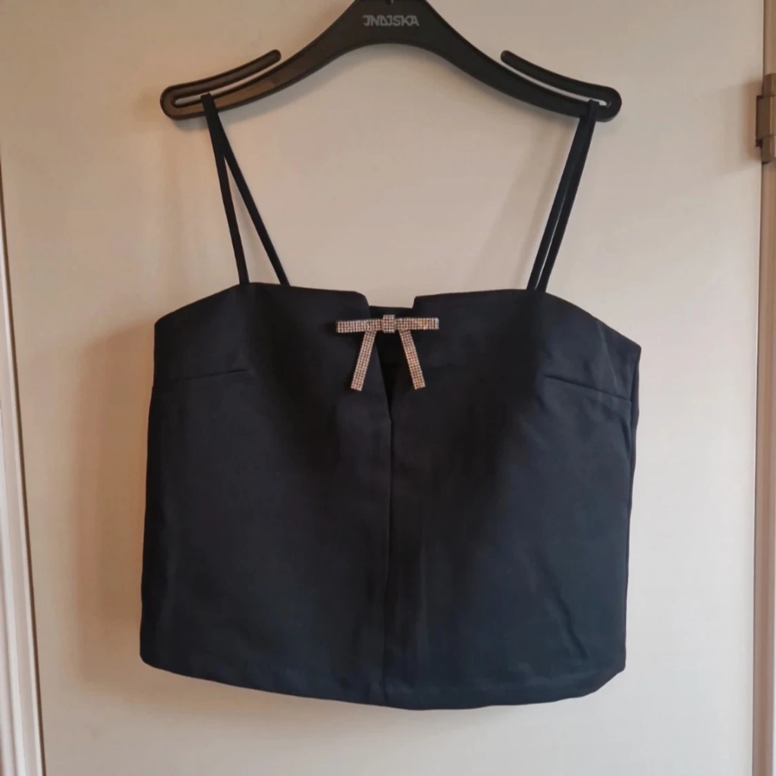 Svart axelbandslös topp från H&M Divided