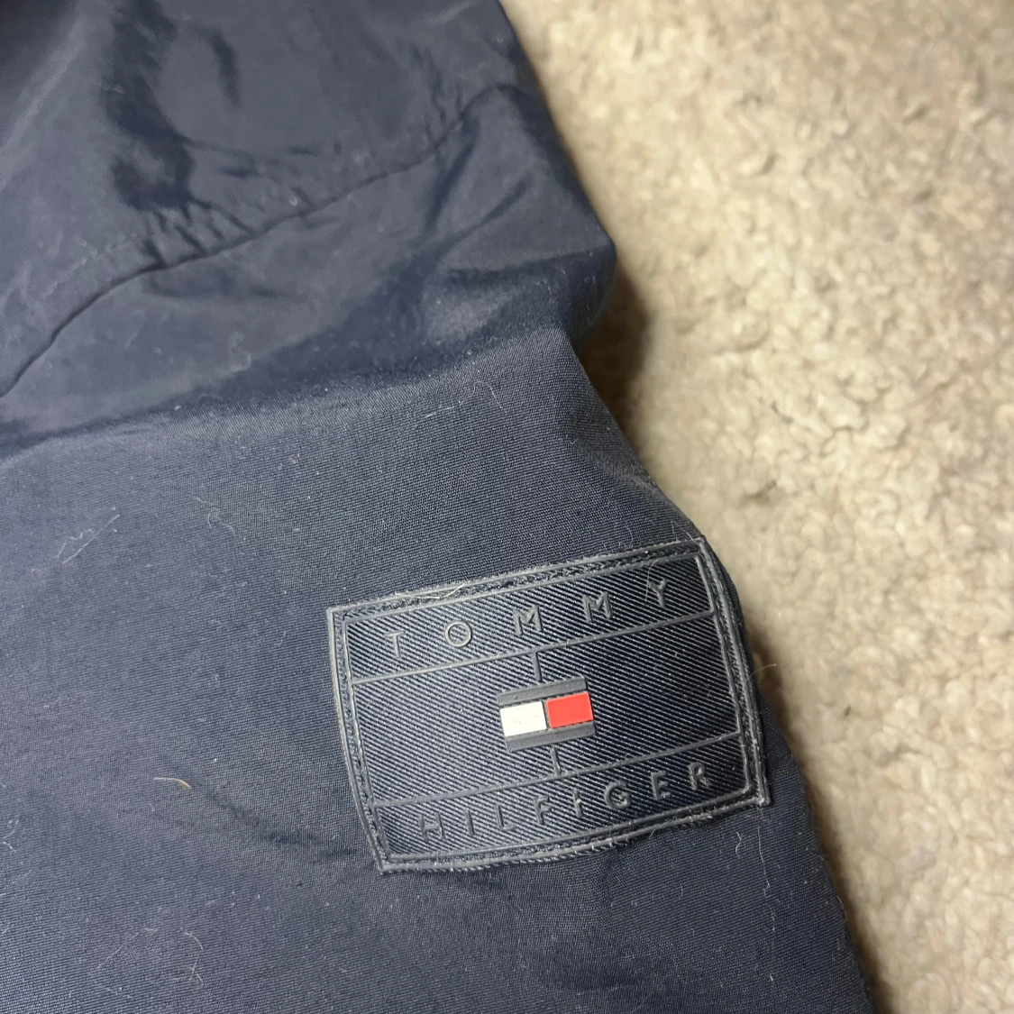 Mörkblå vindjacka från Tommy Hilfiger - 3