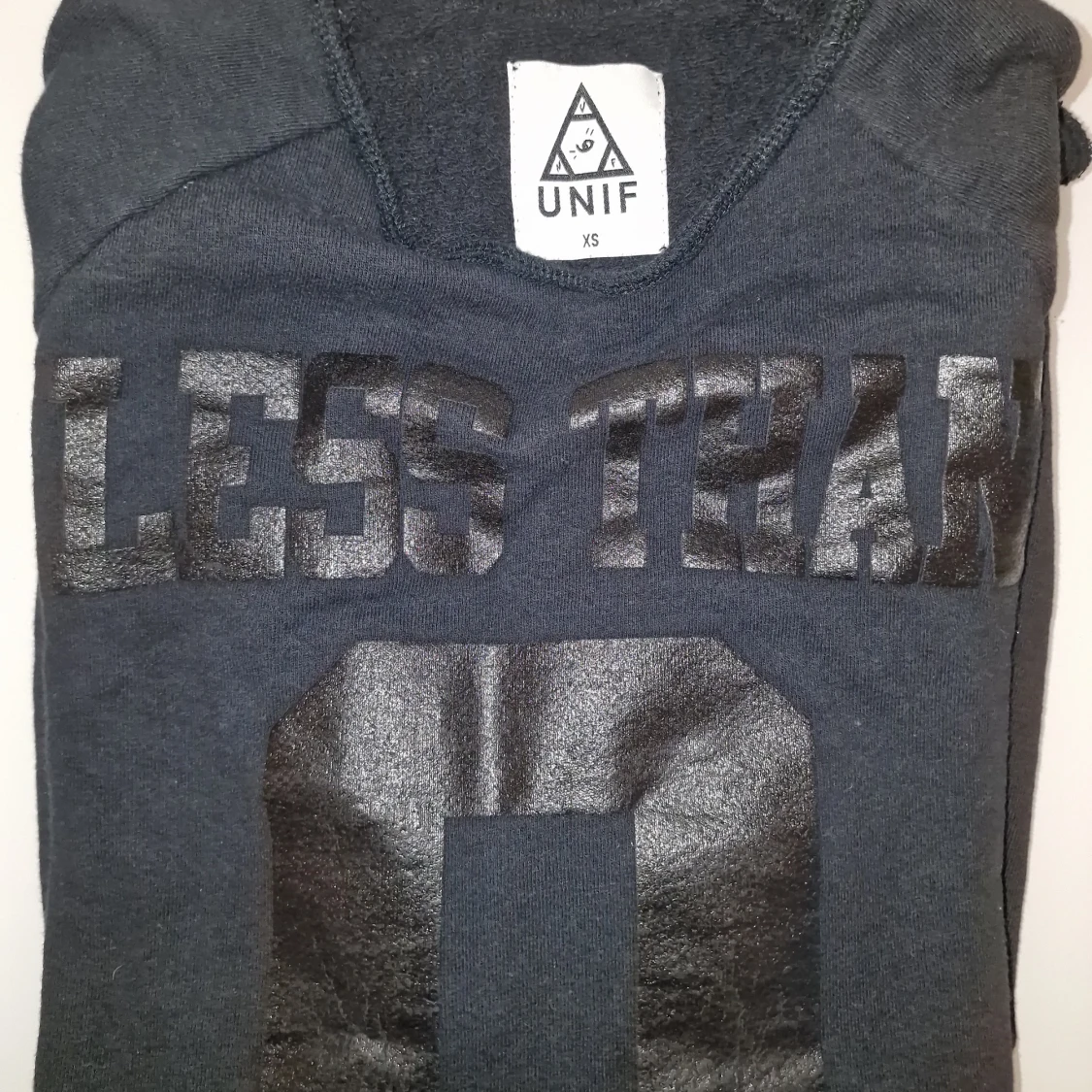 Svart t-shirt från UNIF - 3