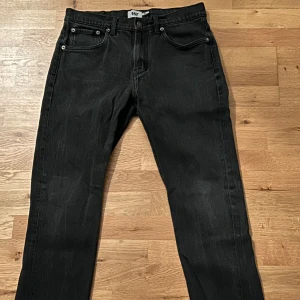 Lager 157 jeans - Inte använd ofta                                                        New Classical i storlek W32 L32.                             Köpta från Lager 157 för 6 månader sen