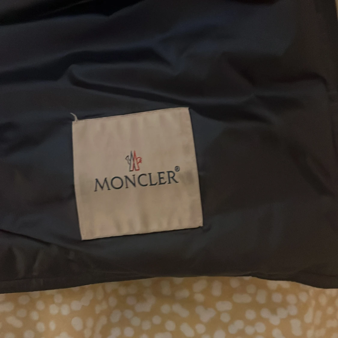 Mörkblå dunväst från Moncler - 3