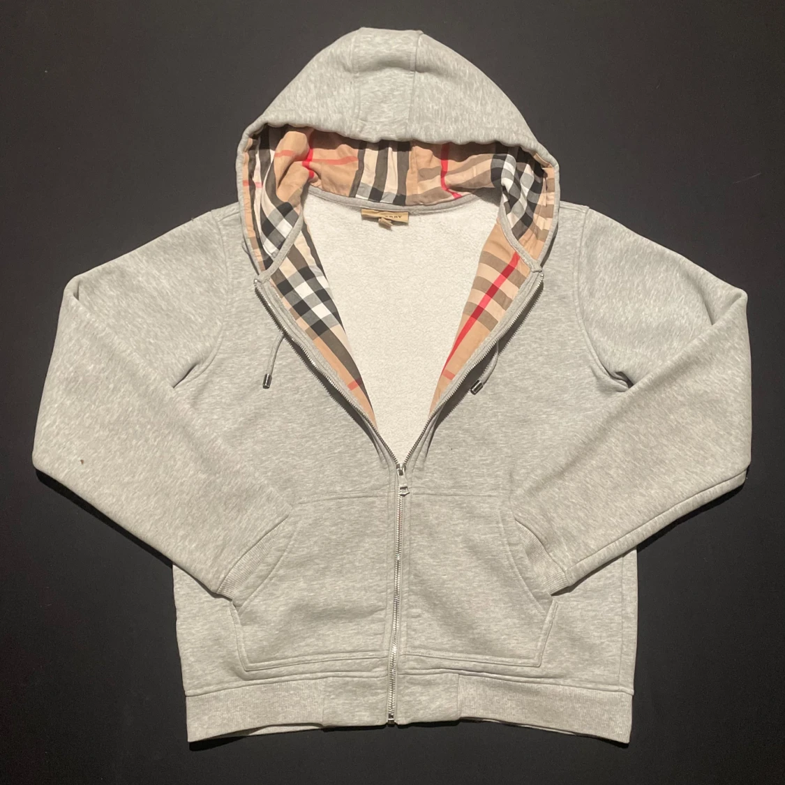 Grå ziphoodie från Burberry