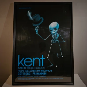 Kent - Affisch, 50x70  - Kent - Turnéaffisch Frihamnen Göteborg 2005, 50x70.   Inga tejprester eller hål, i nyskick - aldrig uppsatt!  Skickas i papprulle. Ramen ingår inte!!