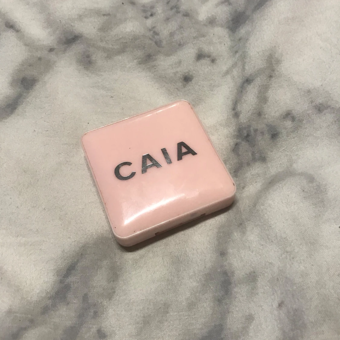 Krämrouge från CAIA