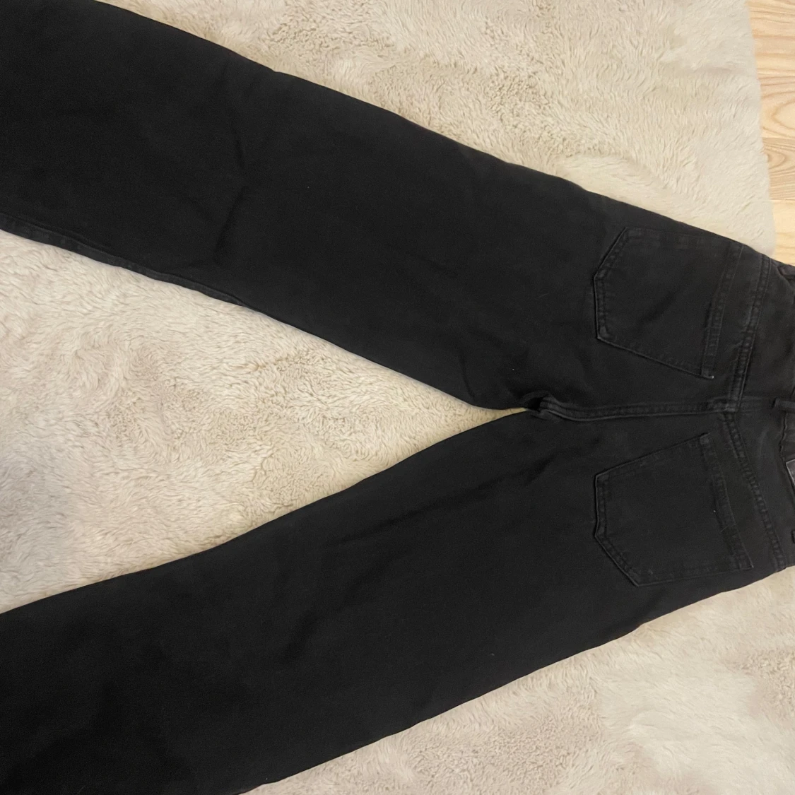 Svarta jeans från Gina Tricot  - 92