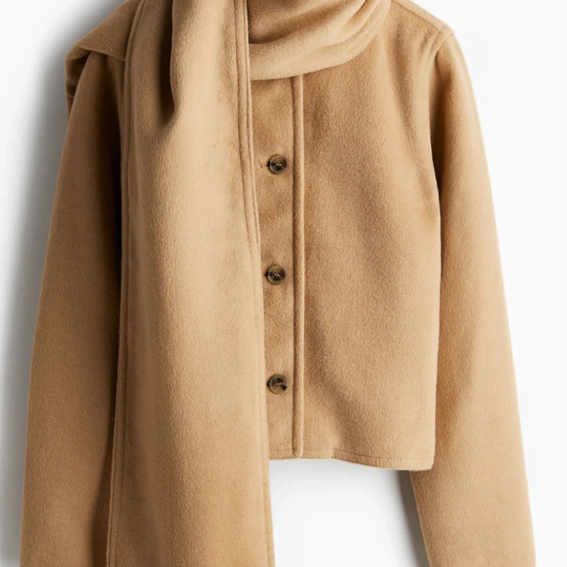 Beige kappa med knappar från H&M - 1