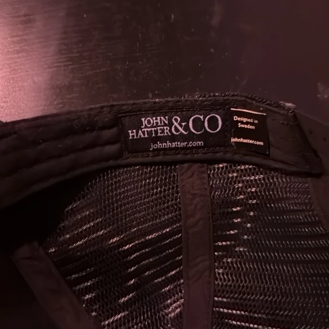 Svart keps från John Hatter & Co - 90