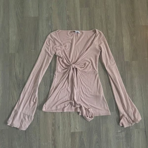 design by si topp/tröja  - ljusrosa tröja från design by si i super fint skick! stl xs/s💕