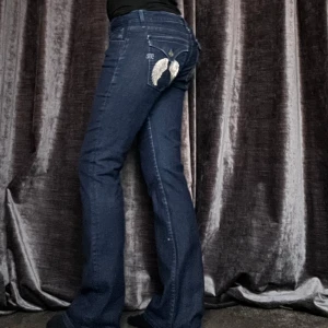 Miss Me Jeans  - Midjemått rakt över: 38cm                                                   Innerbenslängd: 78cm