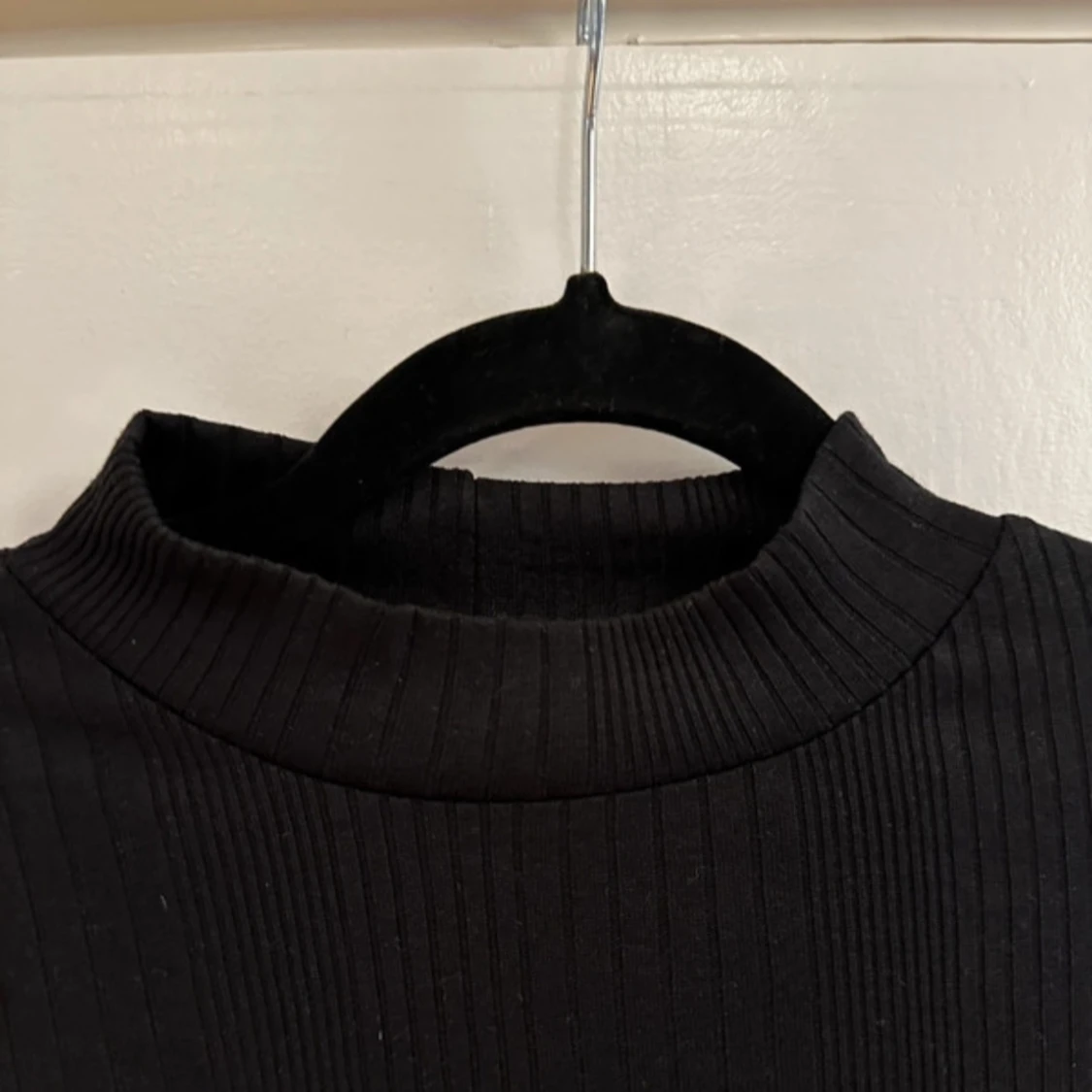 Svart ribbad topp från H&M Divided - 1
