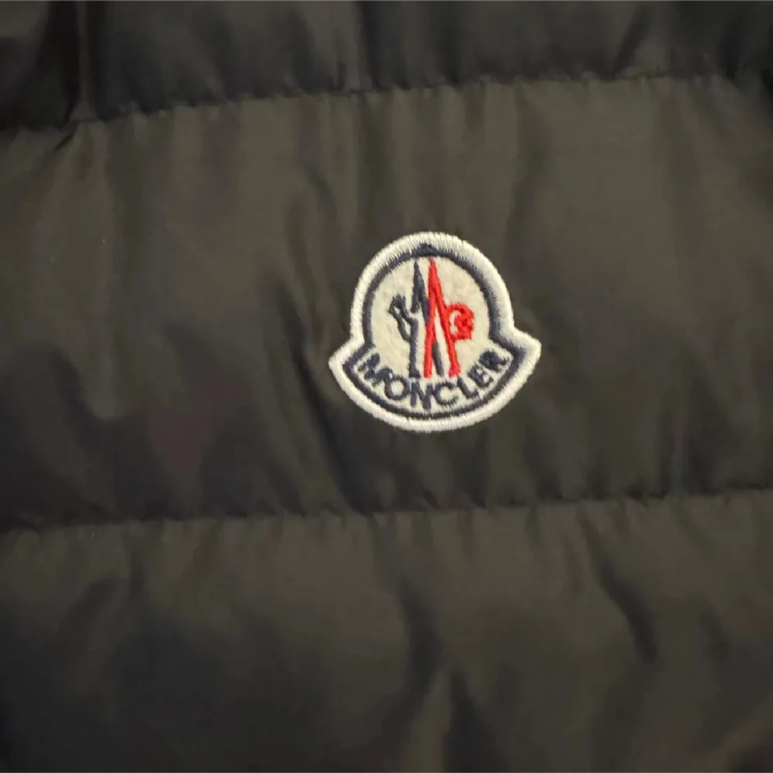 Svart dunväst från Moncler - 90
