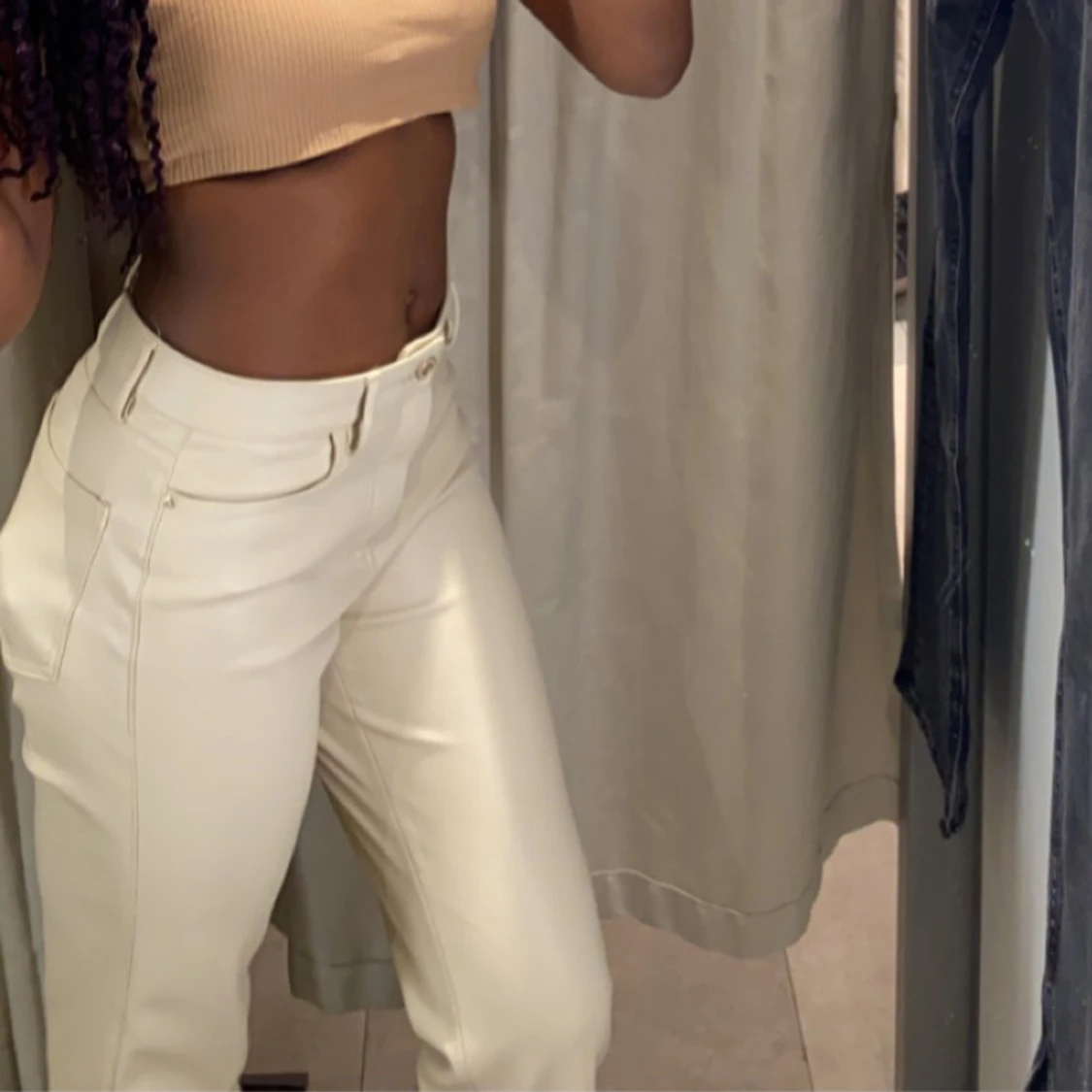 Beige byxor från Zara - 90