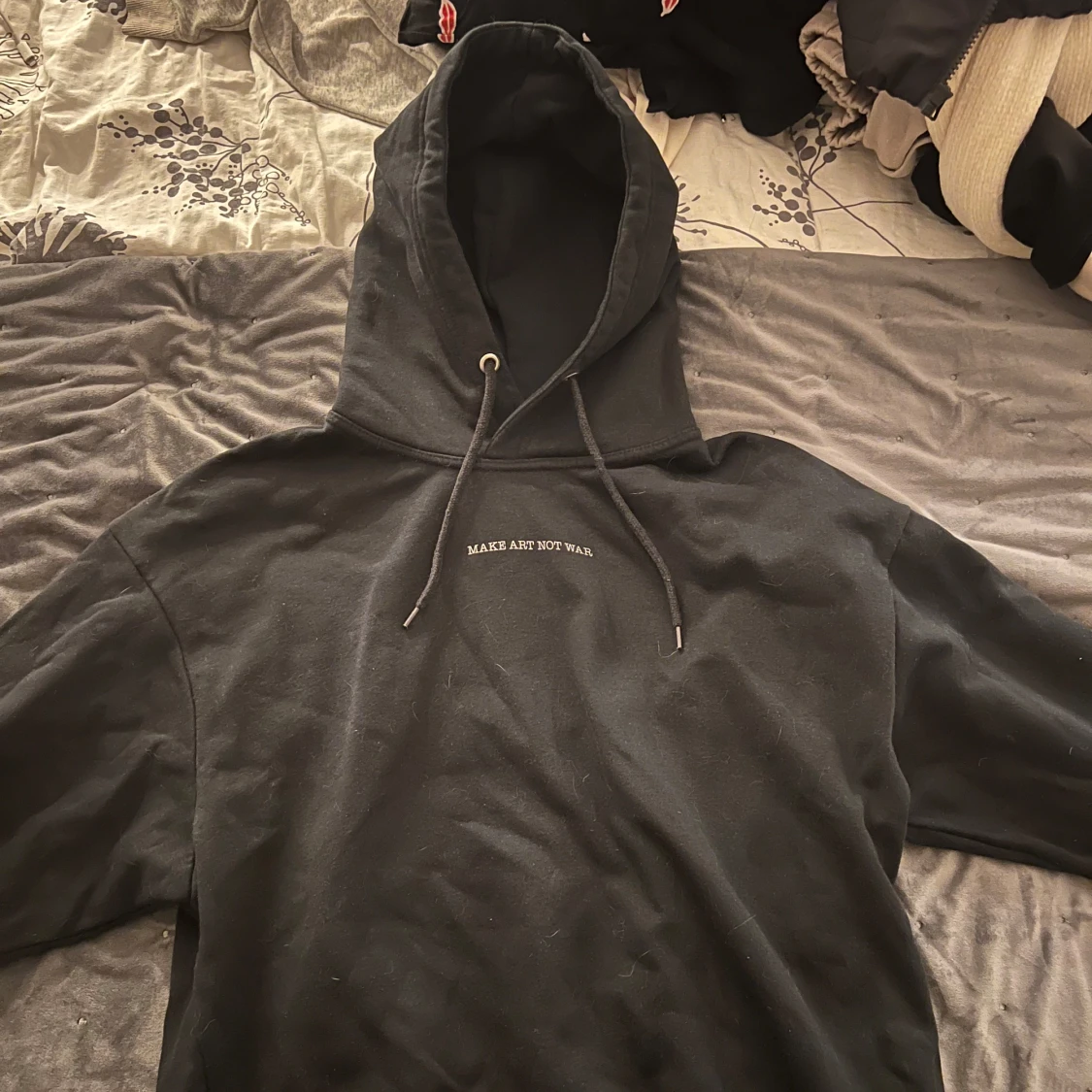 Svart hoodie från 157