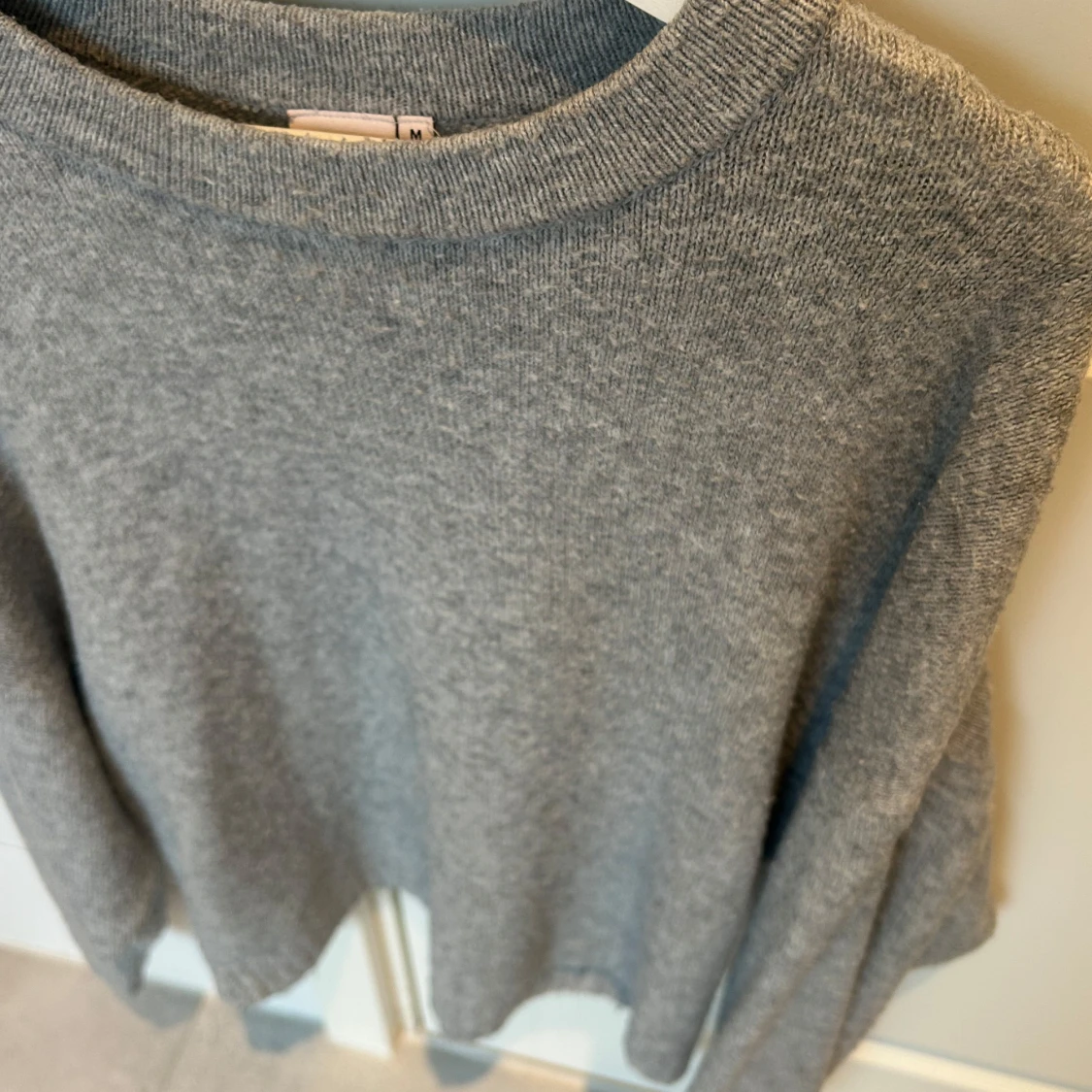Grå stickad tröja från Nelly - 90