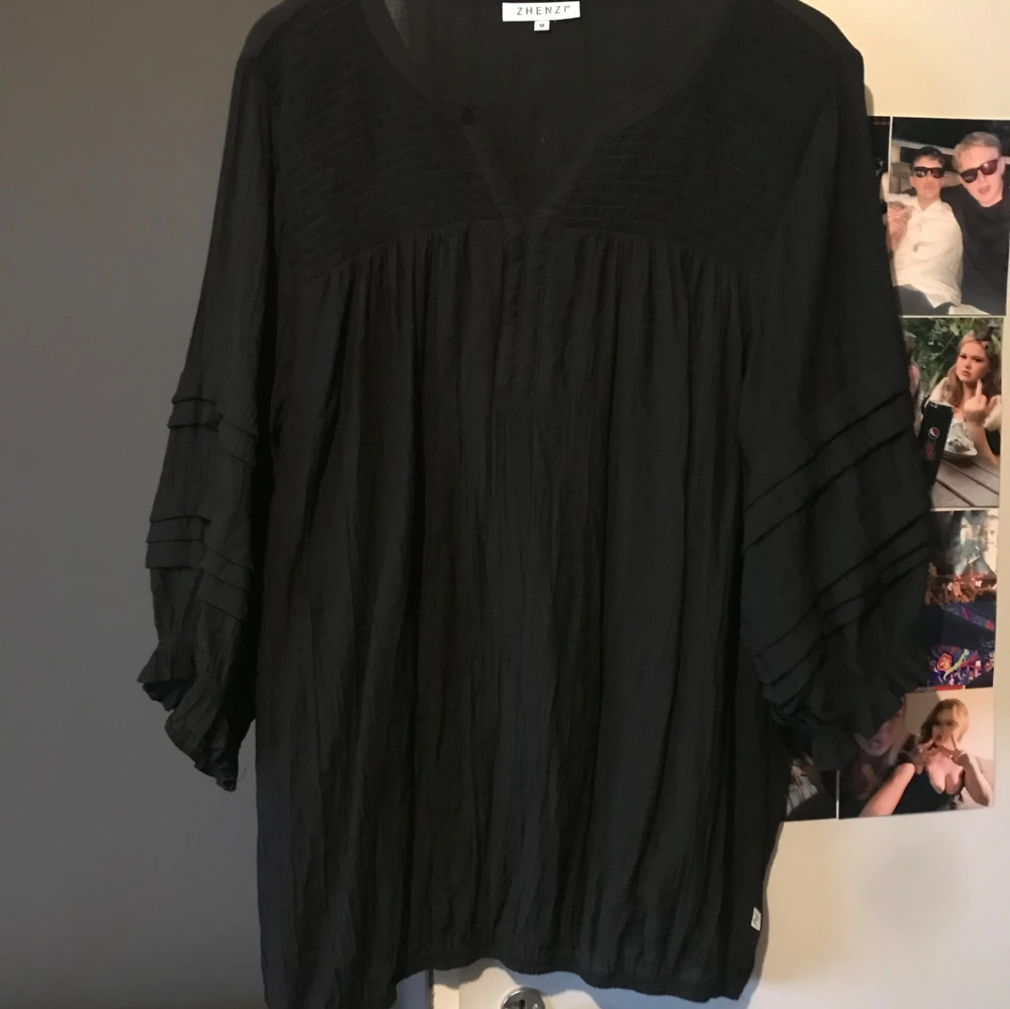 Svart blus från Zhenzi