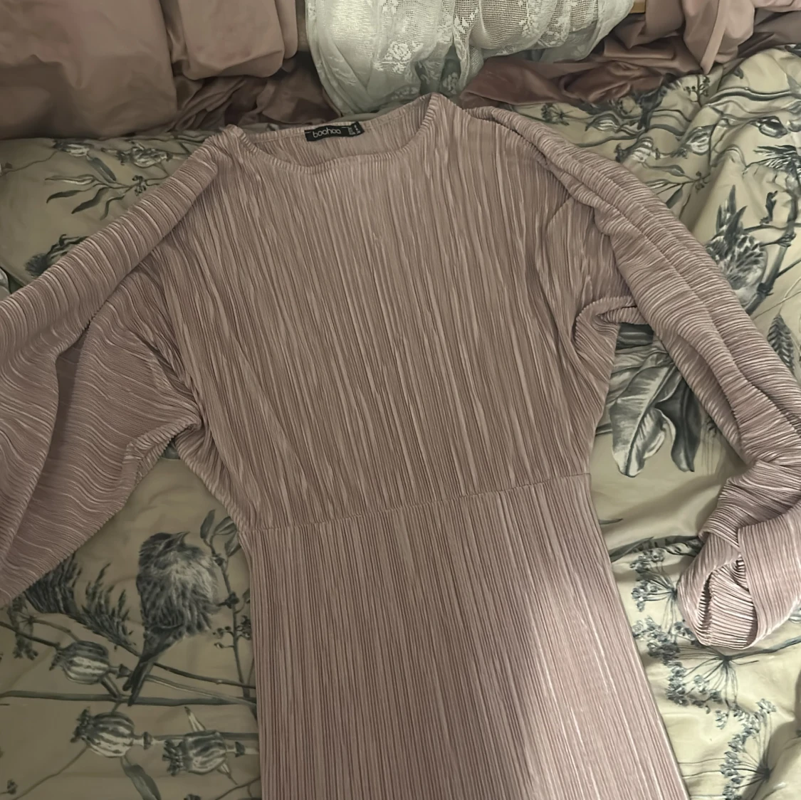 Ljuslila klänning från Boohoo